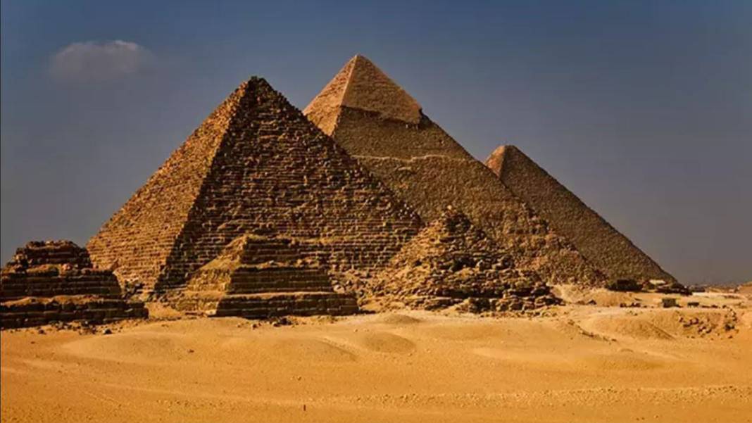 Görkemli yapıları merak uyandırıyor: Mısır piramitleri meğer böyle inşa edilmiş! 3
